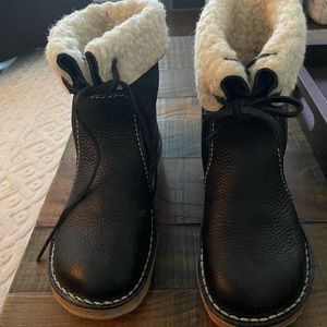 Duckfeet handcrafted leather boots, dark navy worn one time!!!